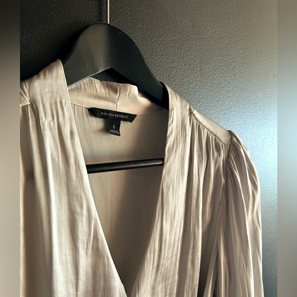 Banana Republic Satin Tie Waist Blouse